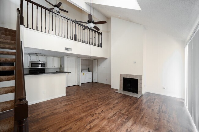 Photo - 2300 Old Spanish Trl Unidad 2063