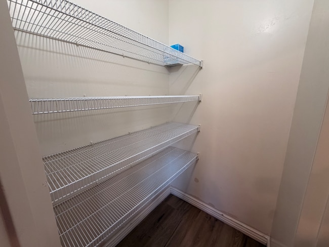 Photo - 1987 Churchill Dr