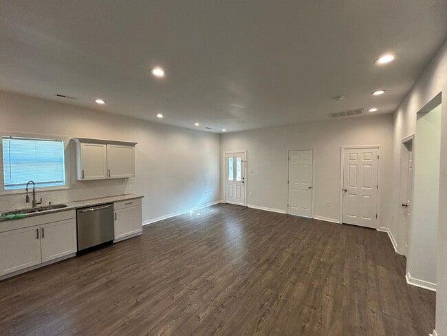 Photo - 1404 Miller Ave