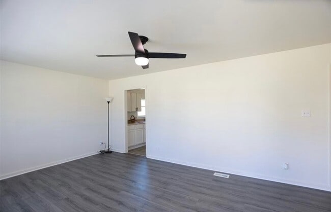 Photo - 605 N South St