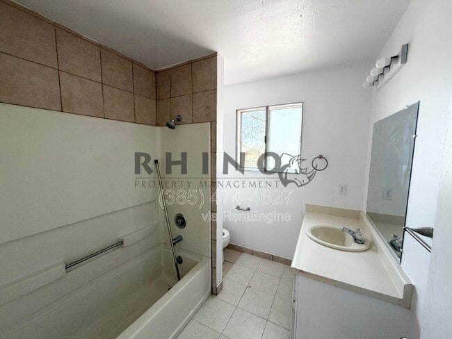 Photo - 475 N 1465 W