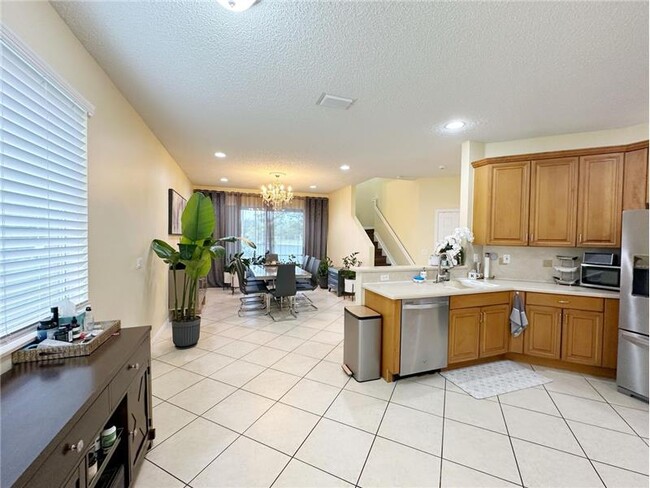 Photo - 5152 Woodfield Way