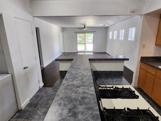 Photo - 617 E 12th 1/2 St