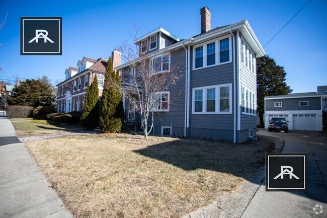 Building Photo - 4 bedroom in Newton MA 02467 Unit 1 - SUBLET ONLY TILL SEPT Rental