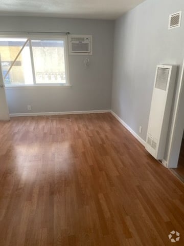 Building Photo - 1756 N Normandie Ave Unit Apartment D