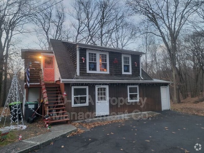 Building Photo - 4036 Manor Dr Unit #101 Rental