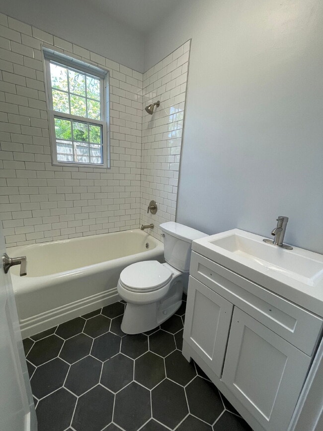 Photo - Recently remodeled 2/1 in Midtown!