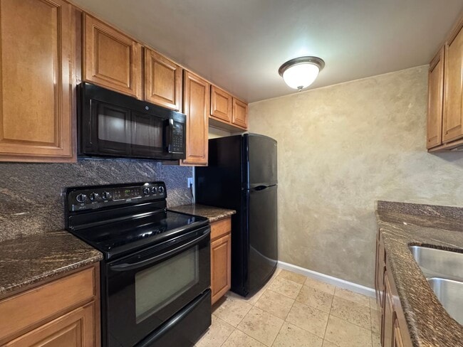 5572 Magnolia Terrace