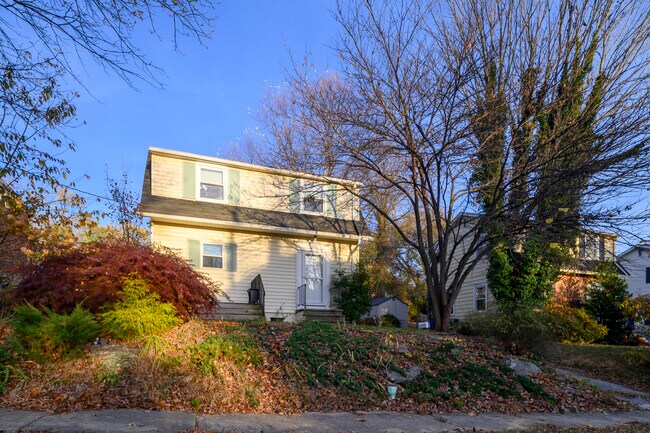 Photo - 5911 Brackenridge Ave
