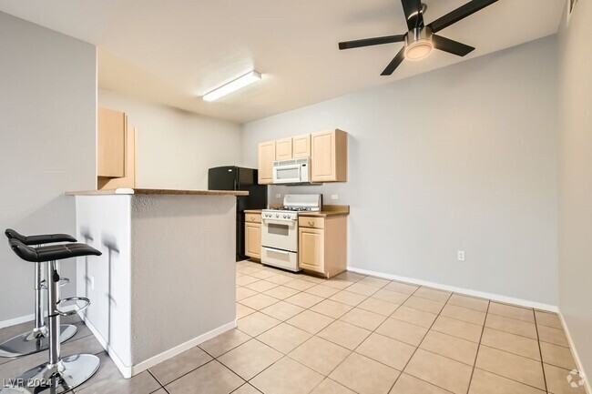 Building Photo - 8250 N Grand Canyon Dr Unit 2142 Rental