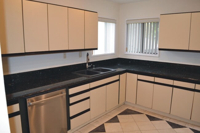 Photo - 6407 Gentry Ave