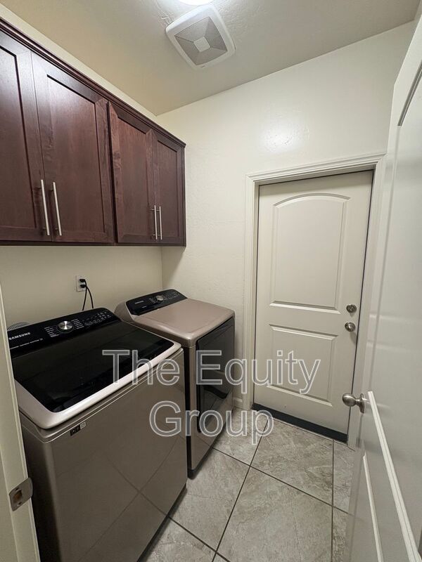 Photo - 3215 N Kent St