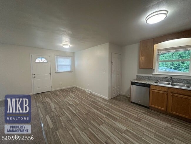 745 Kenyon Rd