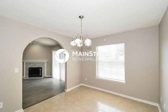 Photo - 3 Bedroom Pet-Friendly Home in Jacksonville, FL with Main Street Renewal