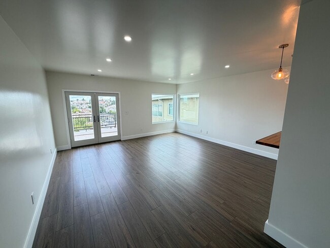 Photo - MERRITT AVE TRI-PLEX Unit 529 Merritt Ave