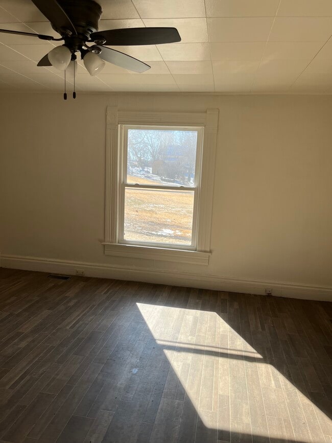 Photo - 307 N Walnut St