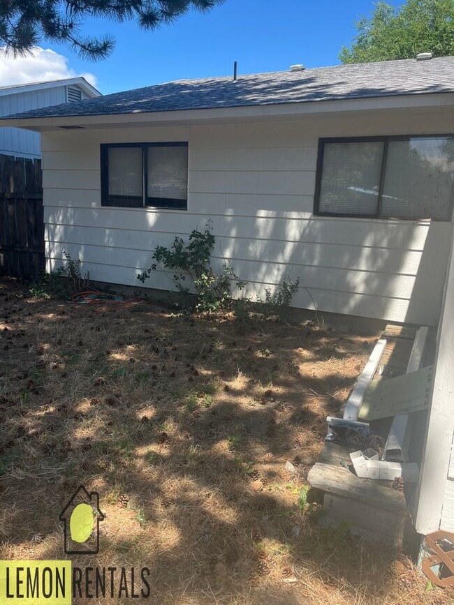 Photo - 3 bedroom house in Oroville $950.00 per month