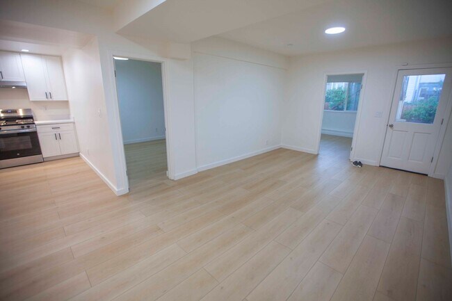 Photo - 938 Huron Ave Unit Downstairs