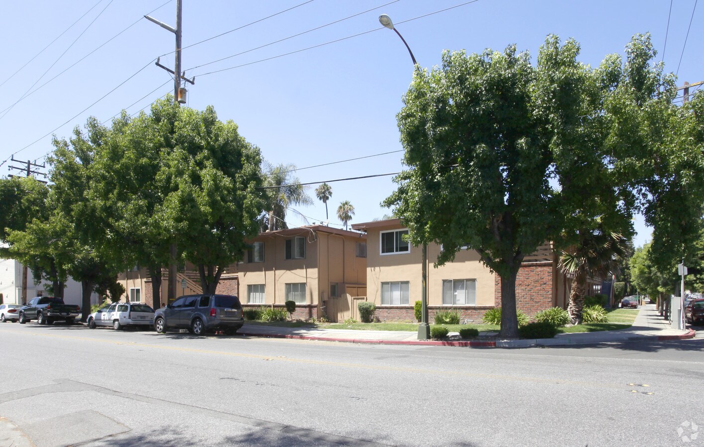 Palm Plaza Apartments - Palm Plaza Apartments