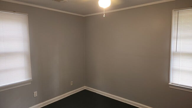 Photo - 817 Perry Dr