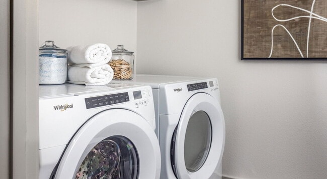 Photo - 4900 The Sta Blvd Unidad 4302