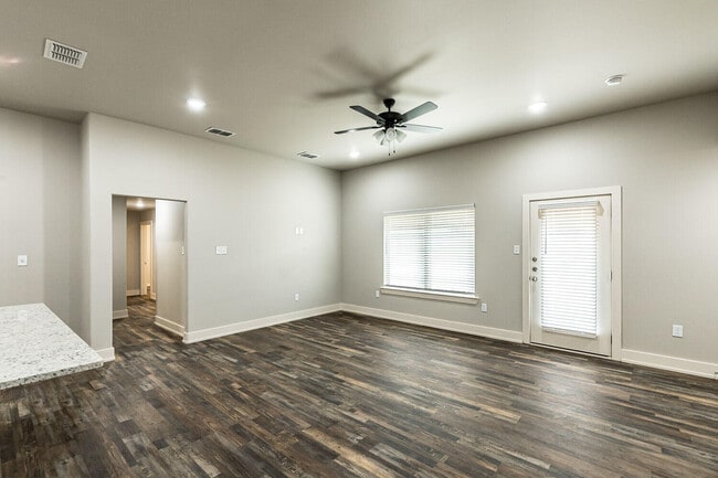 Photo - 5508 122nd Street