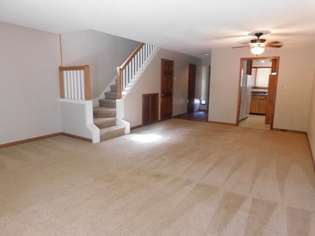 Building Photo - 1802 Sherbrooke Cir