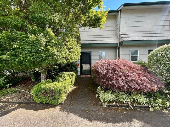 Building Photo - FIRST MONTHS RENT FREE! Welcome to your new home!