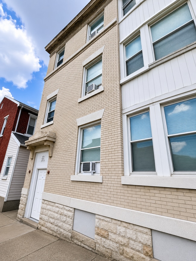 Building Photo - 512 S Millvale Ave Unit #2