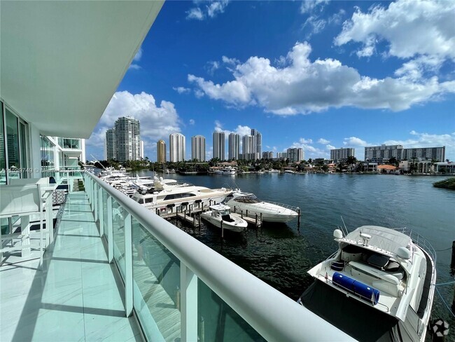 Building Photo - 400 Sunny Isles Blvd Unit 305 Rental