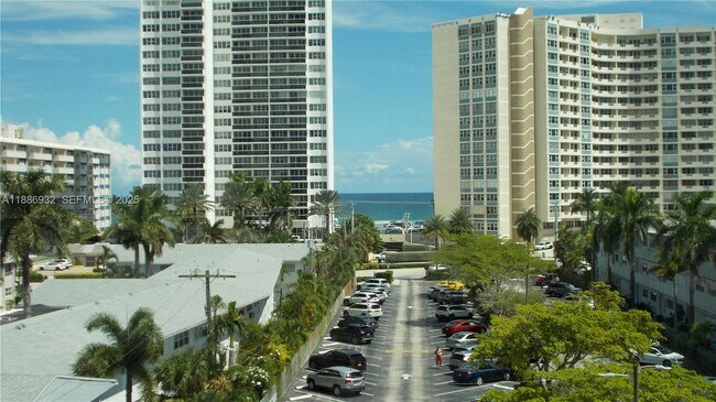 Building Photo - 3161 S Ocean Dr Unit 505