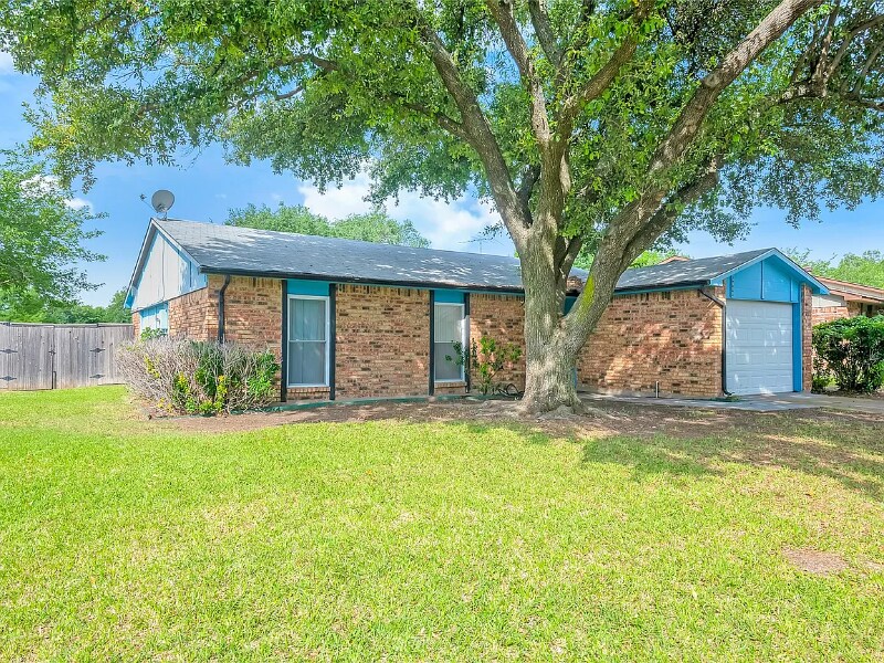 Photo - 5908 Mimosa Ln