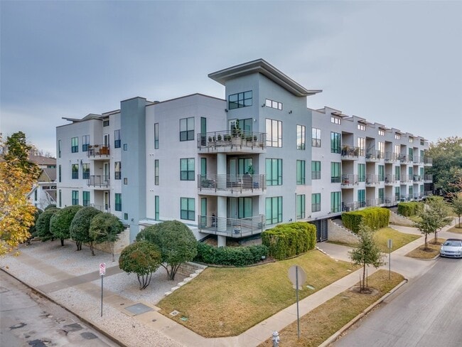 Building Photo - 4040 N Hall St Unit 113 Rental