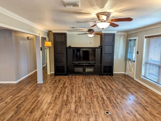 Photo - Updated 3/2 in Scott with Country Views!