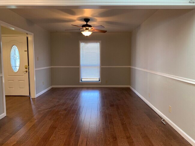 Photo - 2902 McNiel Ave