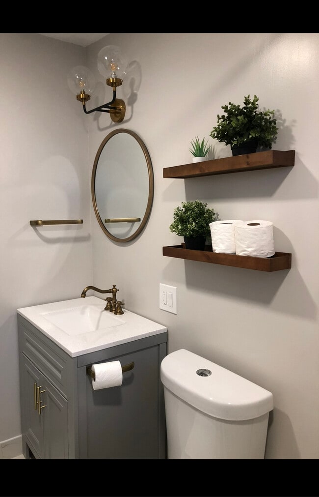 Brushed good fixtures throughout / modern and recently renovated - 2661 Newell St