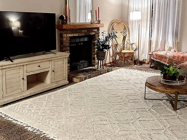 Photo - 9902 Fillmore St NE