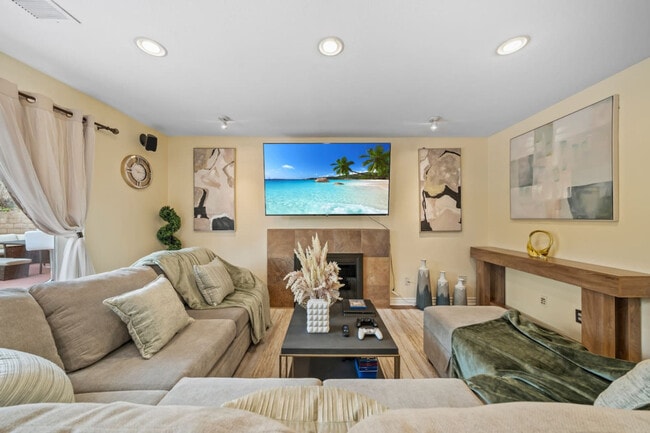 Photo - 2003 Pierce Ct Unidad ID1292558P