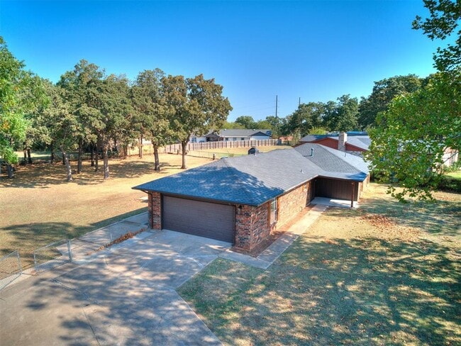 Photo - 103 Clador Dr