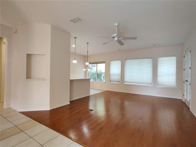 Photo - 7625 Charleston St