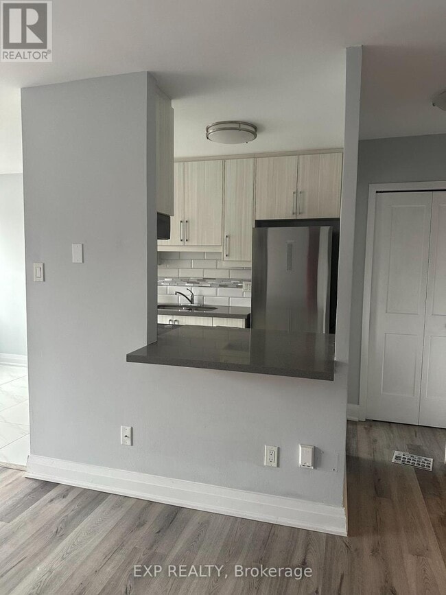 Photo - 579 Clare Ave