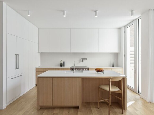Photo - 3 Oxenden Crescent Unit 3