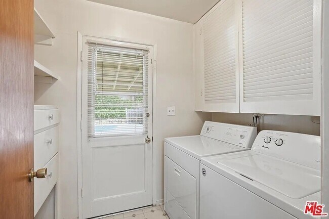 Photo - 6701 Neddy Ave