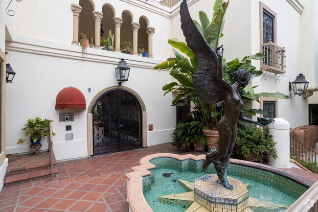 Fountain Statue - ISO - Isola Bella Townhomes