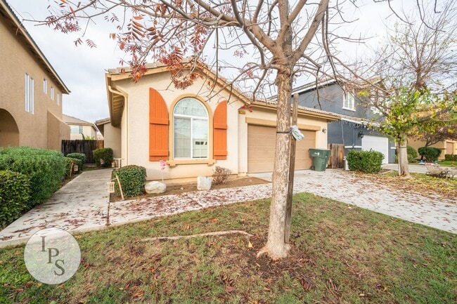 Photo - North East Fresno ‘Like New’ Home, 3BR/2BA, Built 2008 - Lots of Amenities!