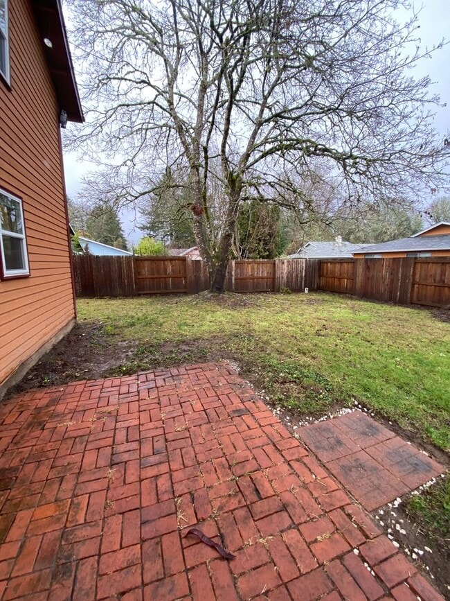 Photo - Spacious 4 Bedroom House in South Town!