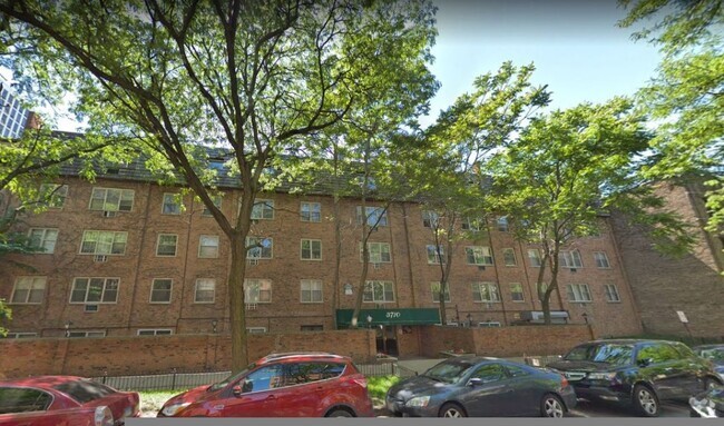 Building Photo - 3710 N Pine Grove Ave Rental