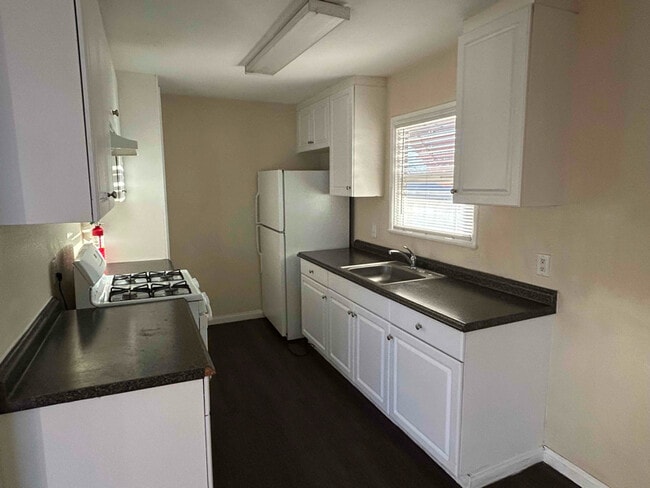 Building Photo - 3786 Taft St Rental