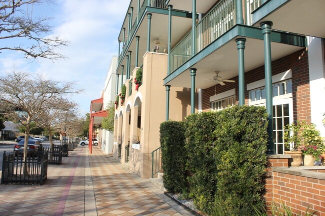 Photo - 108 S Alcaniz St Unit 108