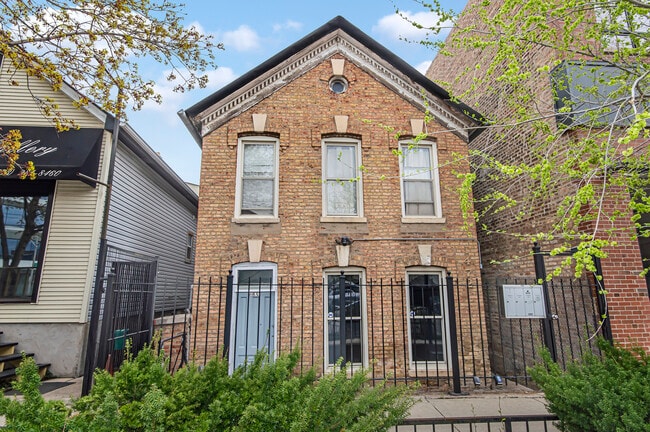 Building Photo - 1472 W Webster Ave Unit 1R